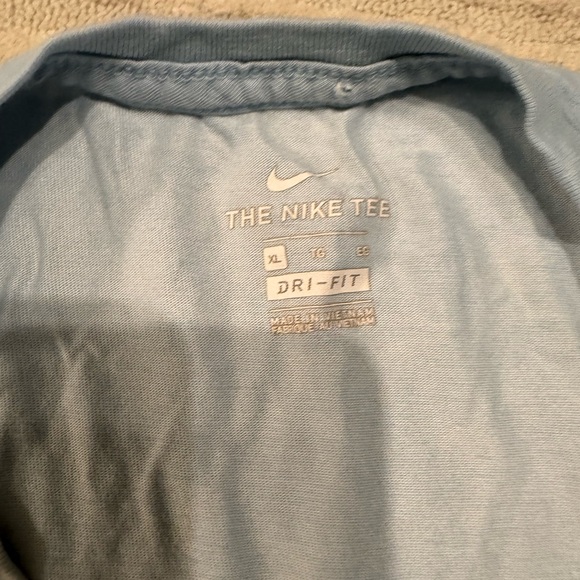 Nike t - Picture 2 of 2